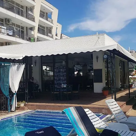 Grand Kamelia Apartament F5.5 Апартамент *